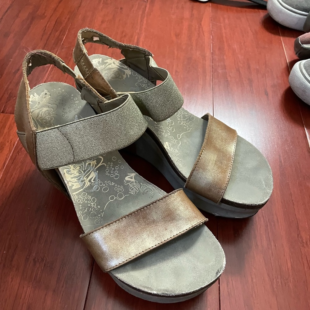 OTBT platform heels